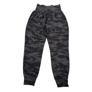 Athleta Salutation Camo Jogger Stretchy Pockets Black Gray NWT Size XS Petite